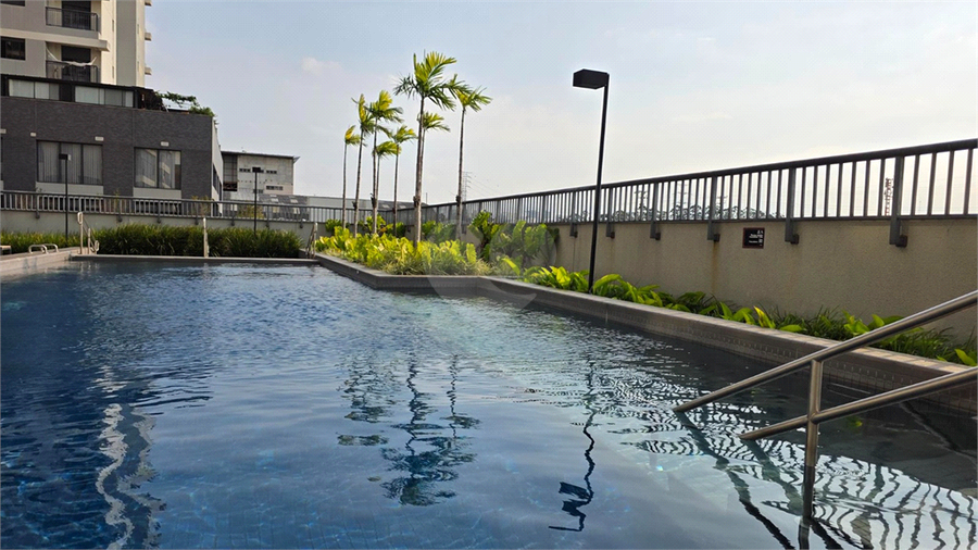 Piscina no térreo