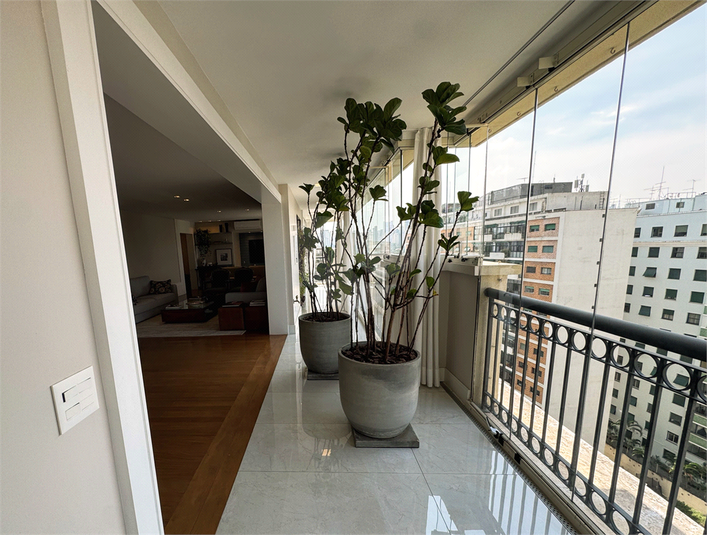 Foto REO401043