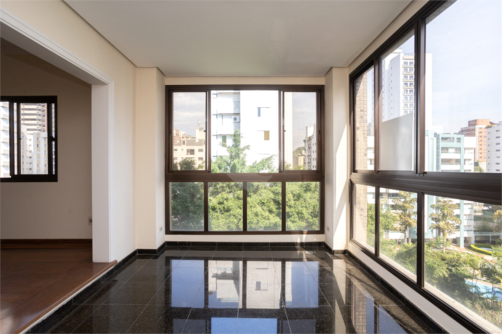 Venda Apartamento São Paulo Real Parque REO41205 1