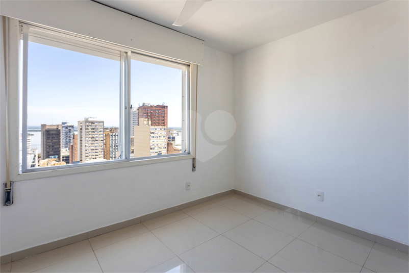 Venda Apartamento Porto Alegre Centro Histórico REO415674 16