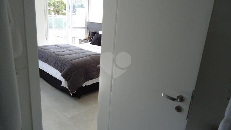Foto REO42304