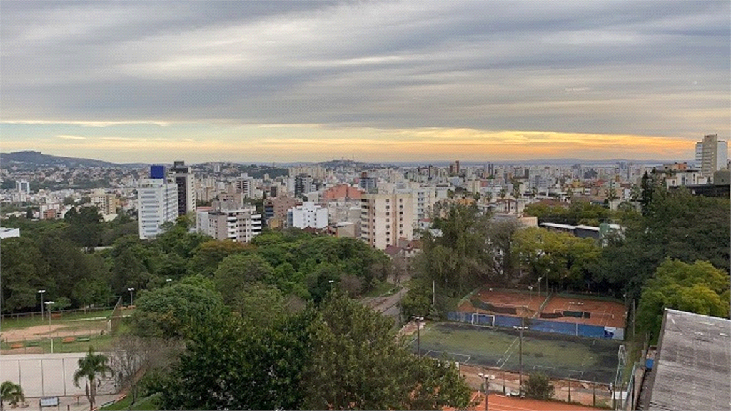 Venda Apartamento Porto Alegre Petrópolis REO432220 3