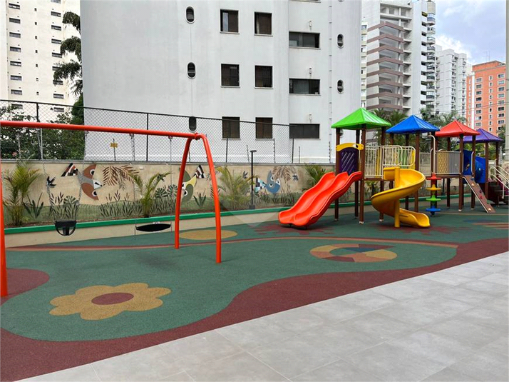 Foto REO442707