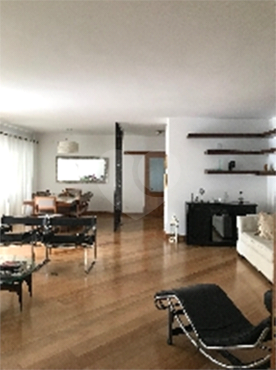 Foto REO447508