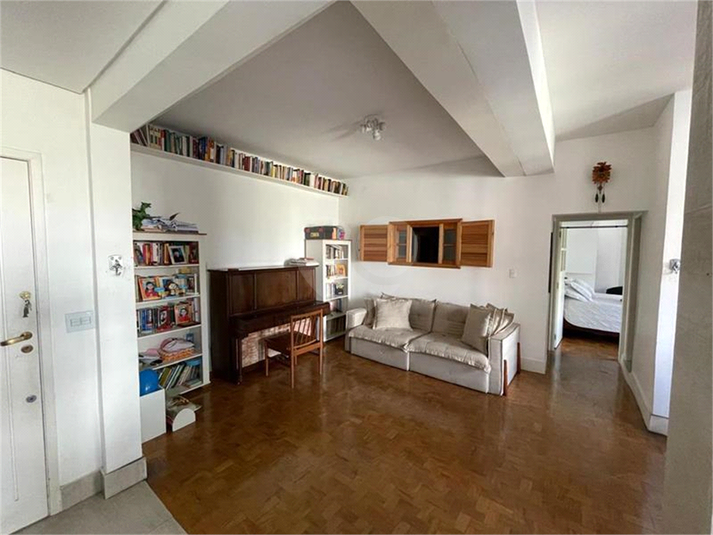 Foto REO451161