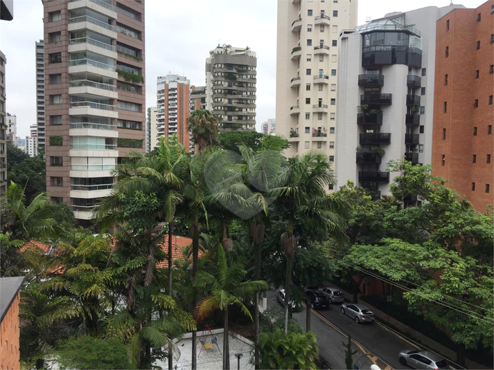 Foto REO459427
