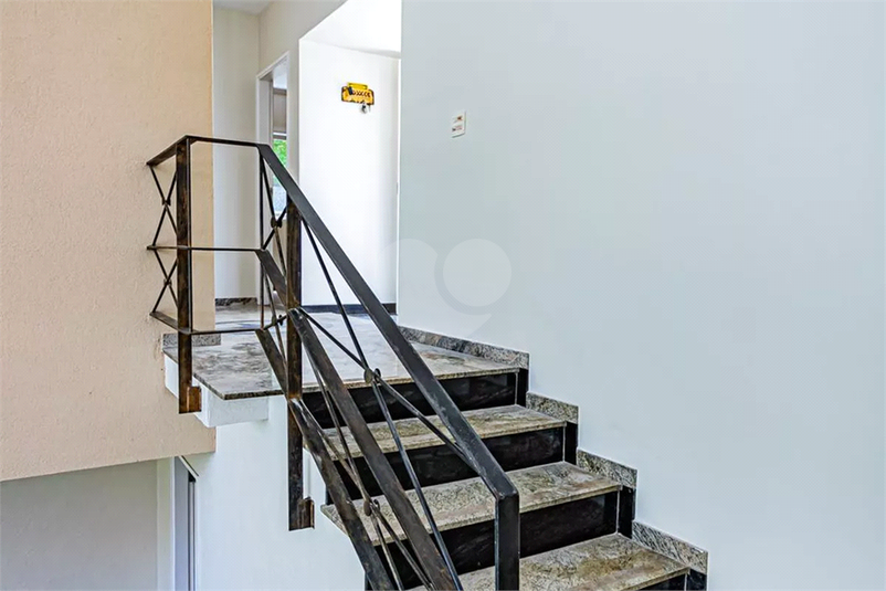 acesso da sala para suítes 1 e 2 e vice versa