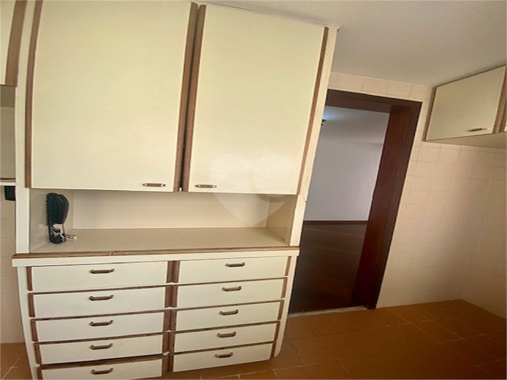 Foto REO482532