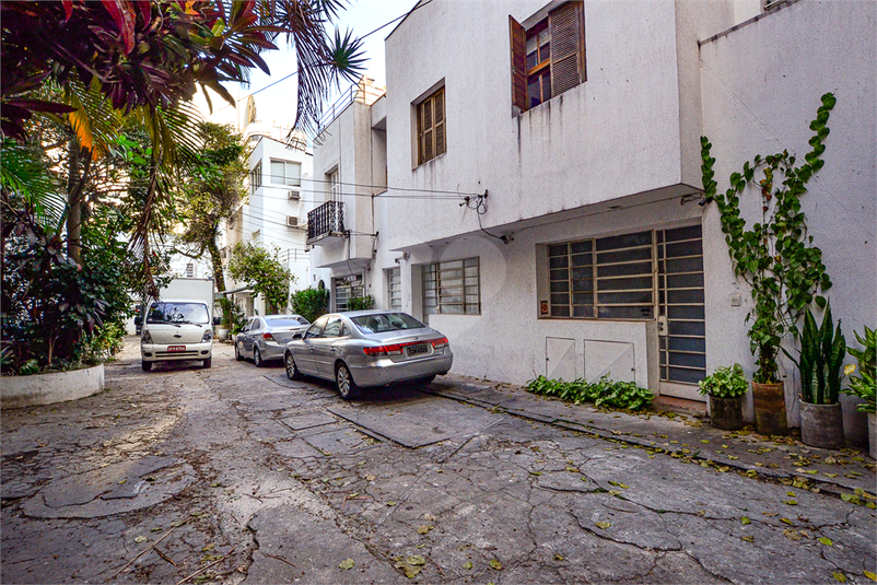 Foto REO483305