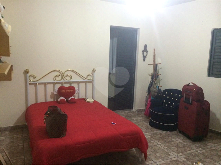 Foto REO487257