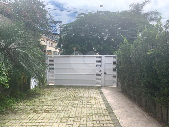 Foto REO490228