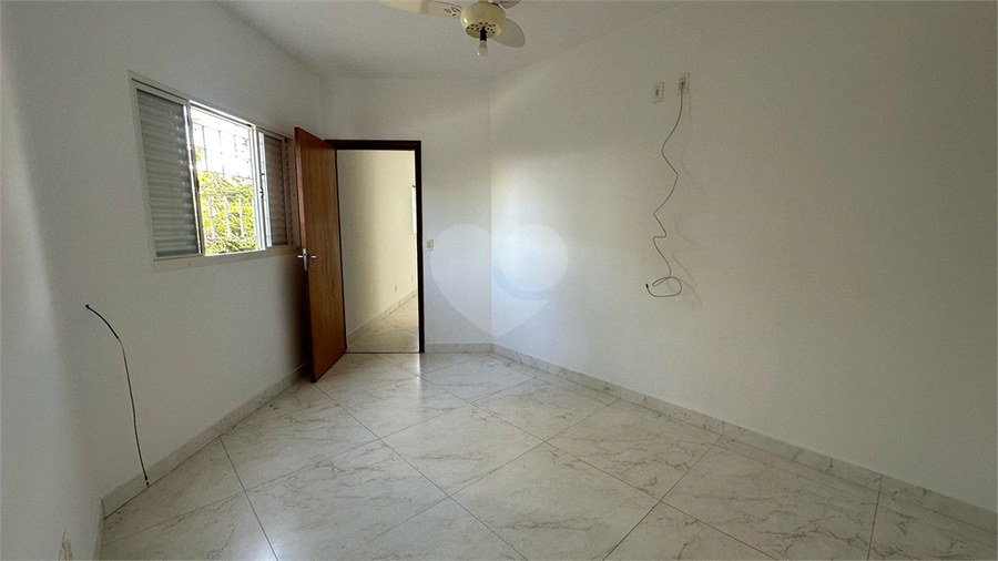 Foto REO492901