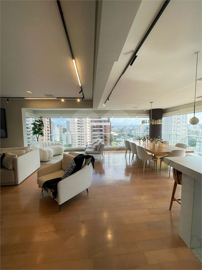 Foto REO493242