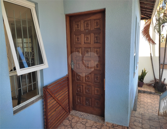 Foto REO496075