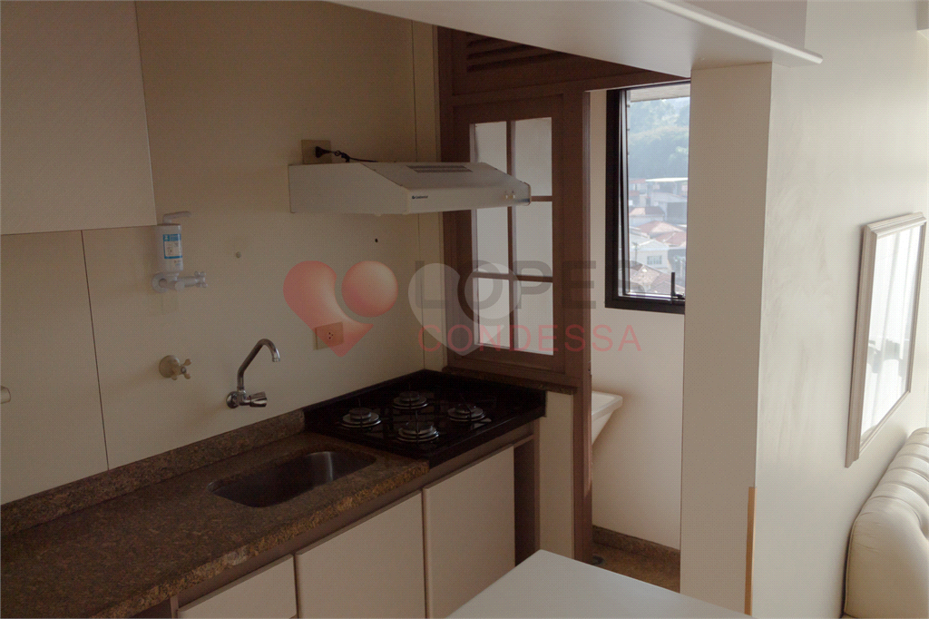 Venda Flat São Paulo Santana REO505703 5