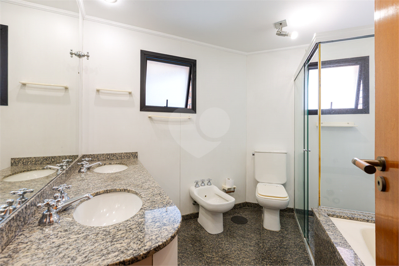 Foto REO514240