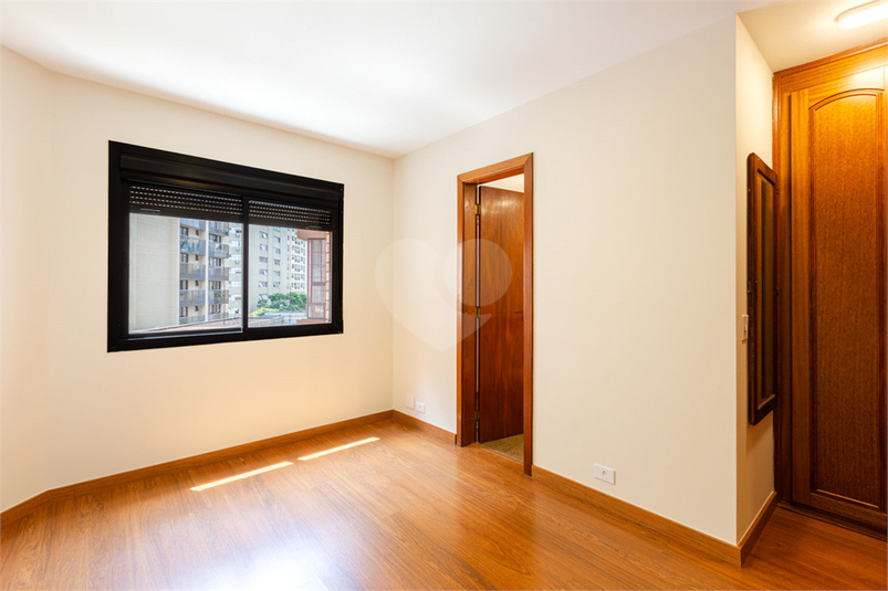 Foto REO514240