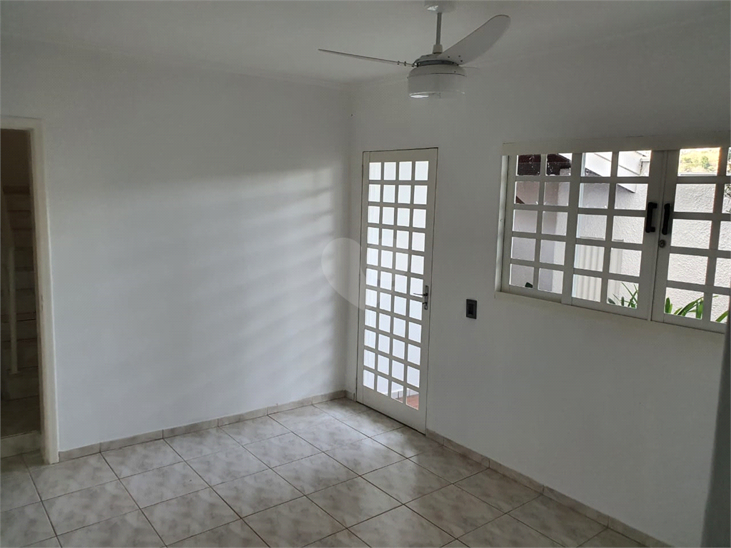 Venda Casa Amparo Jardim São Roberto REO537175 12