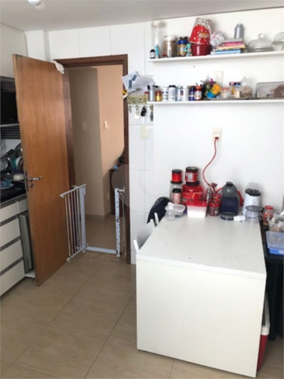 Venda Apartamento Salvador Barra REO549941 8