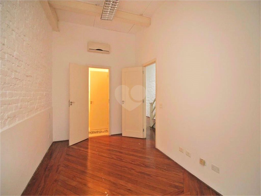 Venda Casa de vila São Paulo Cerqueira César REO561862 18