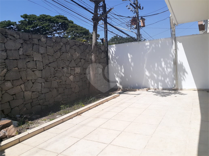 Foto REO563010