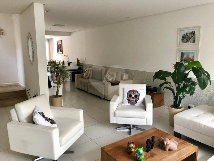 Venda Casa São Paulo Alto Da Lapa REO588009 35