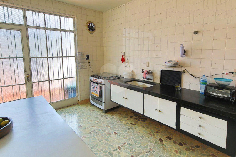 Venda Casa São Paulo Alto Da Lapa REO588009 33