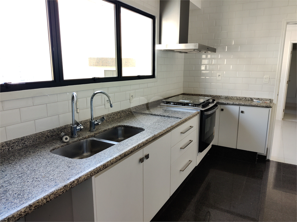 Aluguel Apartamento São Paulo Moema REO597451 23