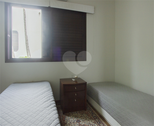 Foto REO603075