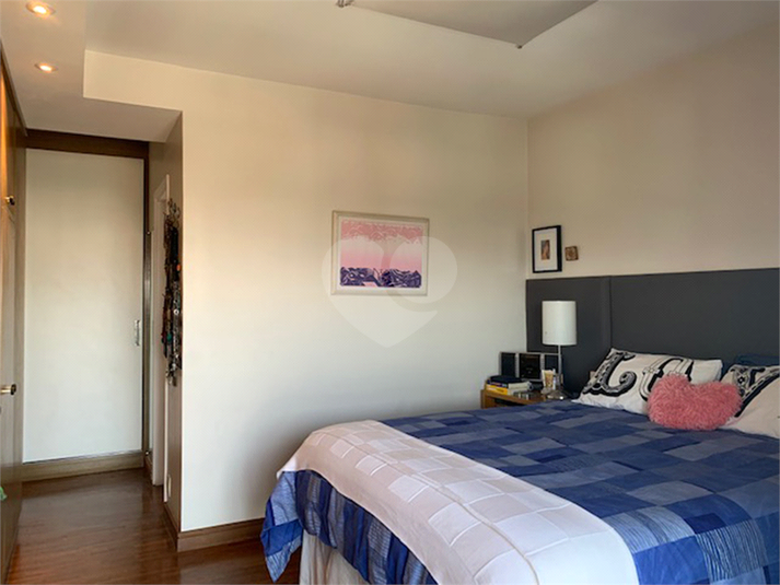Foto REO603150