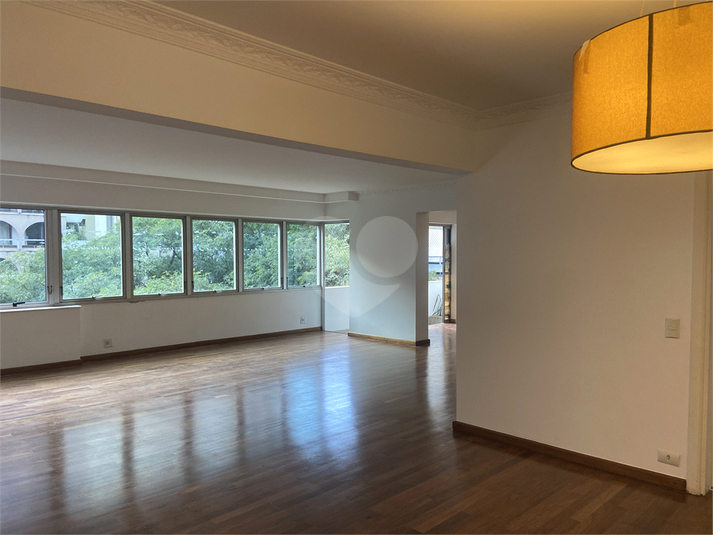 Sala estar e jantar.