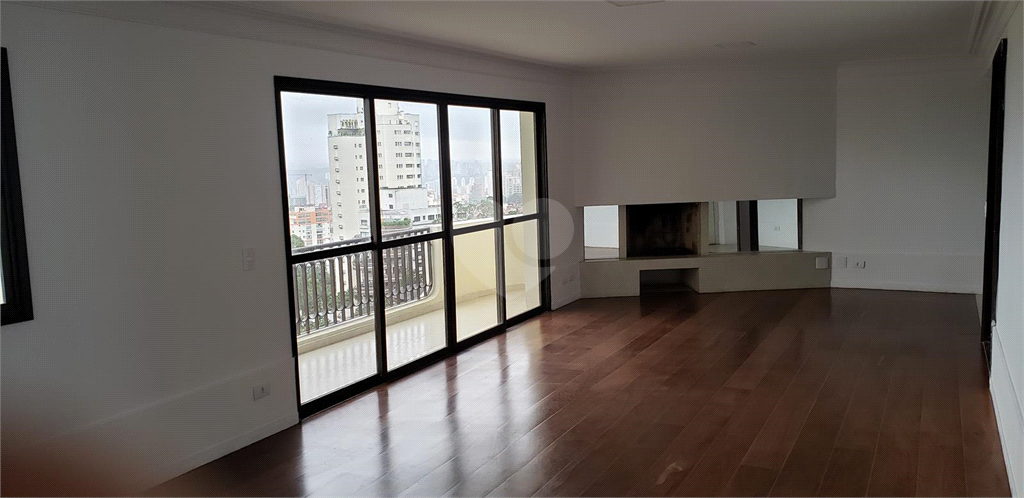 Foto REO614050