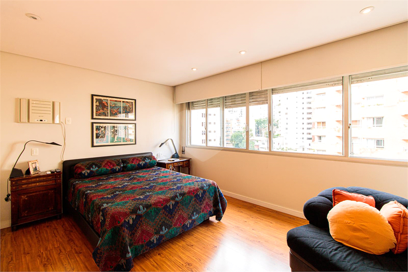 Foto REO614535