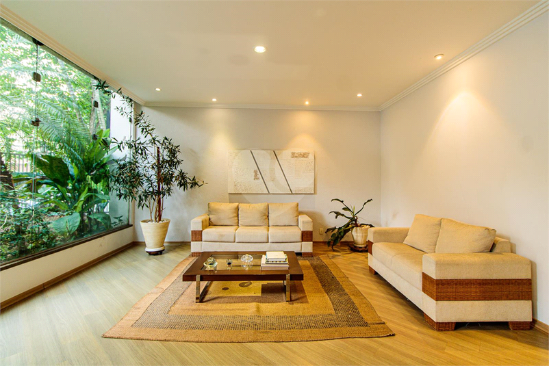 Foto REO614535
