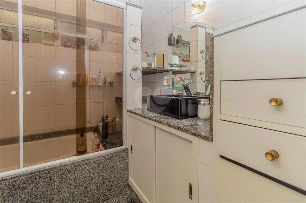 Venda Casa térrea São Paulo Pacaembu REO620788 19