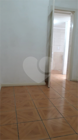 Venda Apartamento Porto Alegre Floresta REO621643 3