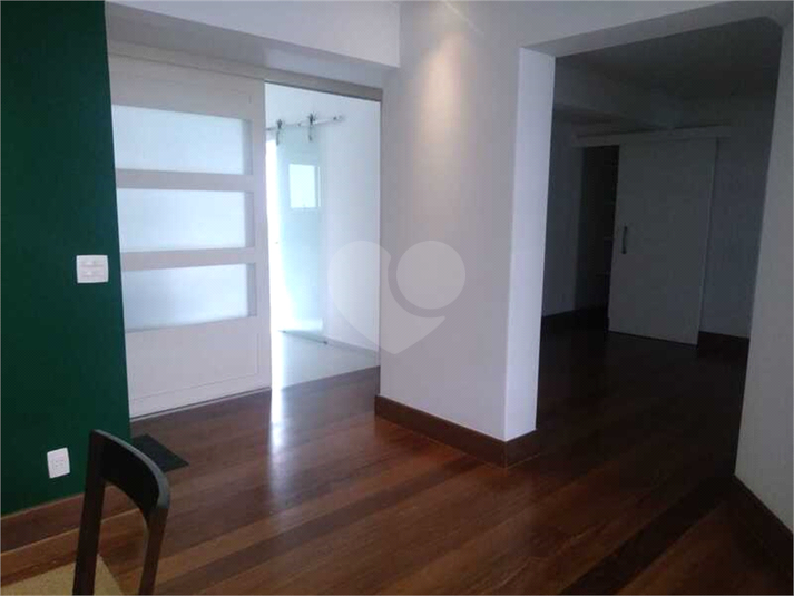 Foto REO625976