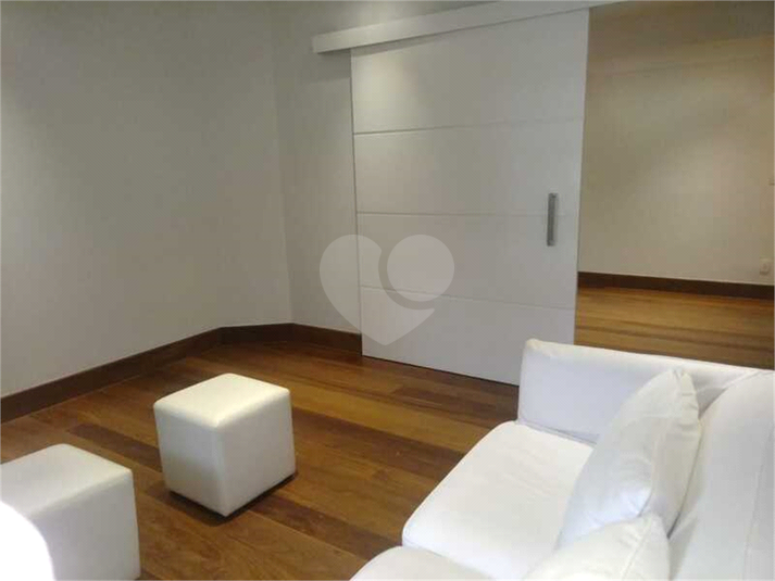 Foto REO625976