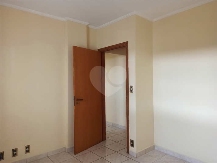 Aluguel Apartamento Atibaia Centro REO626101 15