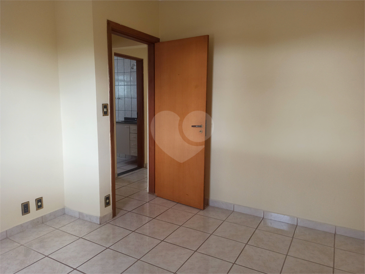 Aluguel Apartamento Atibaia Centro REO626101 18