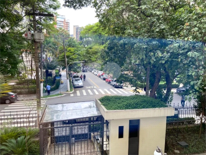 Foto REO629076