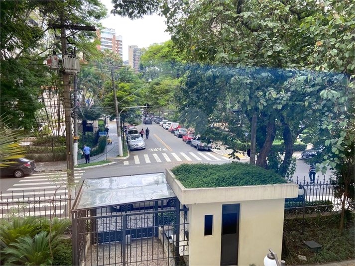 Foto REO629076