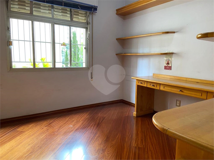 Foto REO629076