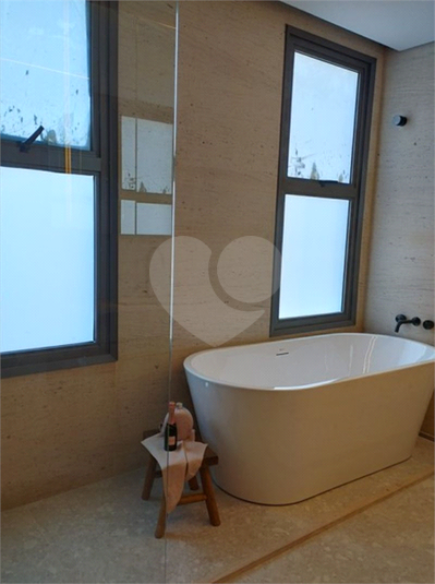 Foto REO632236