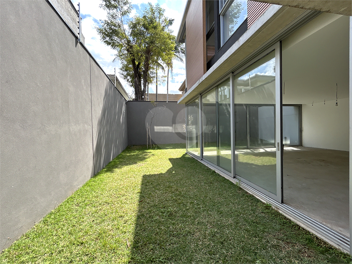 Foto REO633441