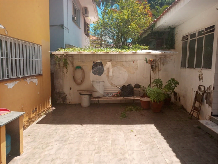 Foto REO638972