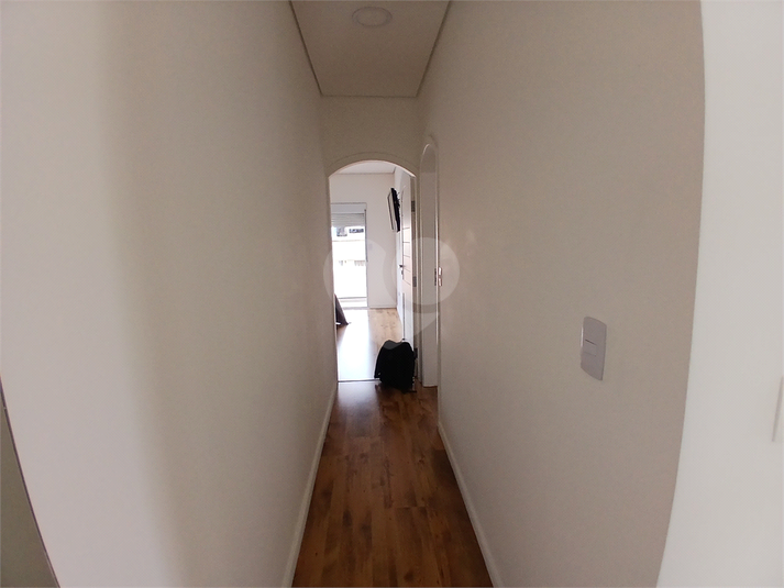 corredor interno piso superior