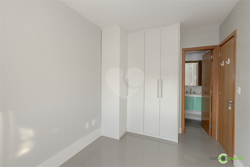 Foto REO639419
