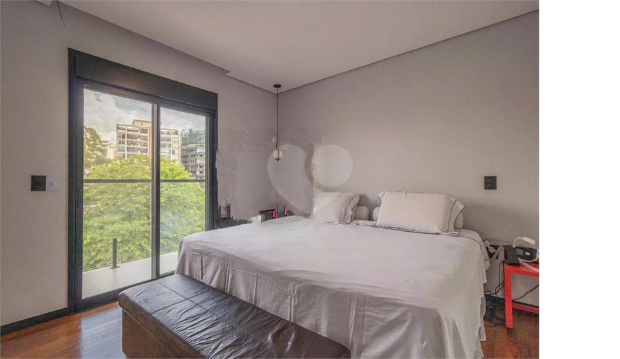 Foto REO64056
