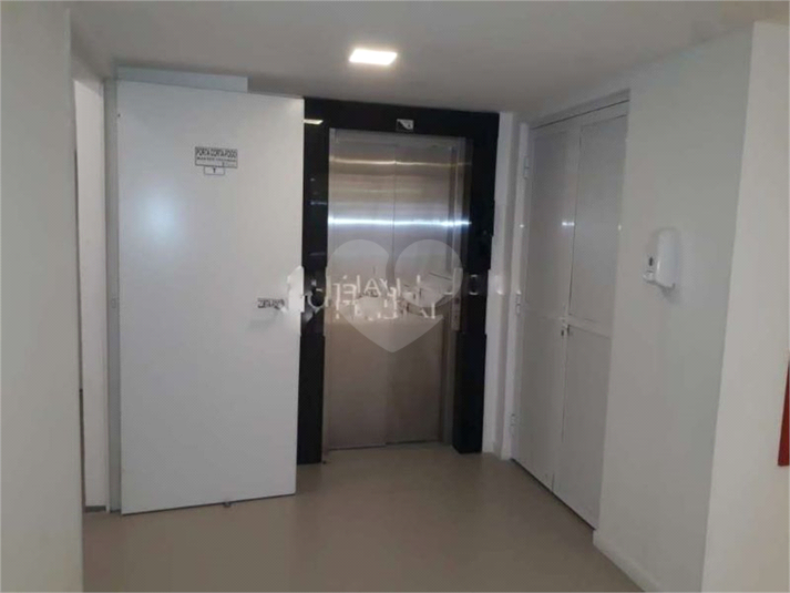 Venda Apartamento Porto Alegre Centro Histórico REO647560 15